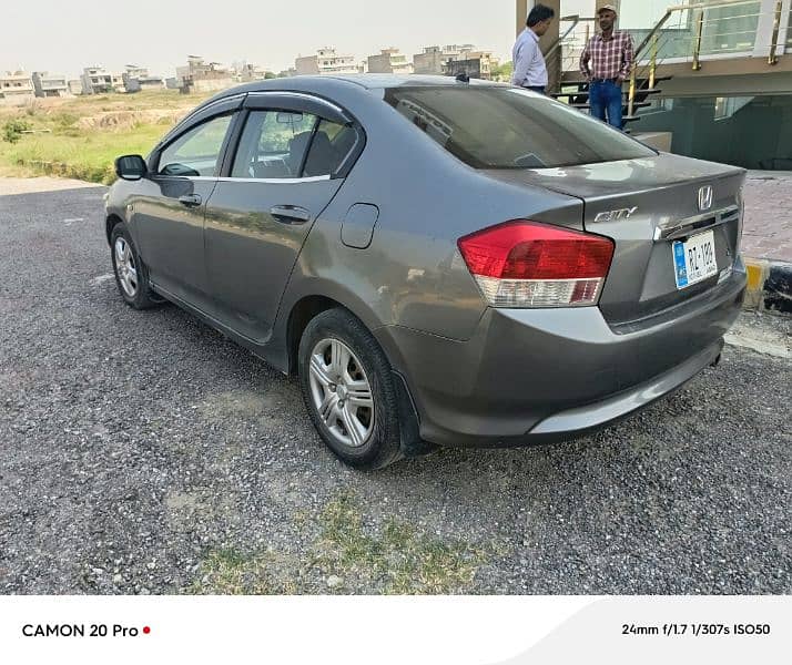 Family Used Honda City 2011 in Excellent condition for Sale 0