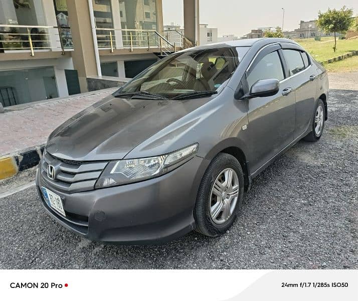 Family Used Honda City 2011 in Excellent condition for Sale 6