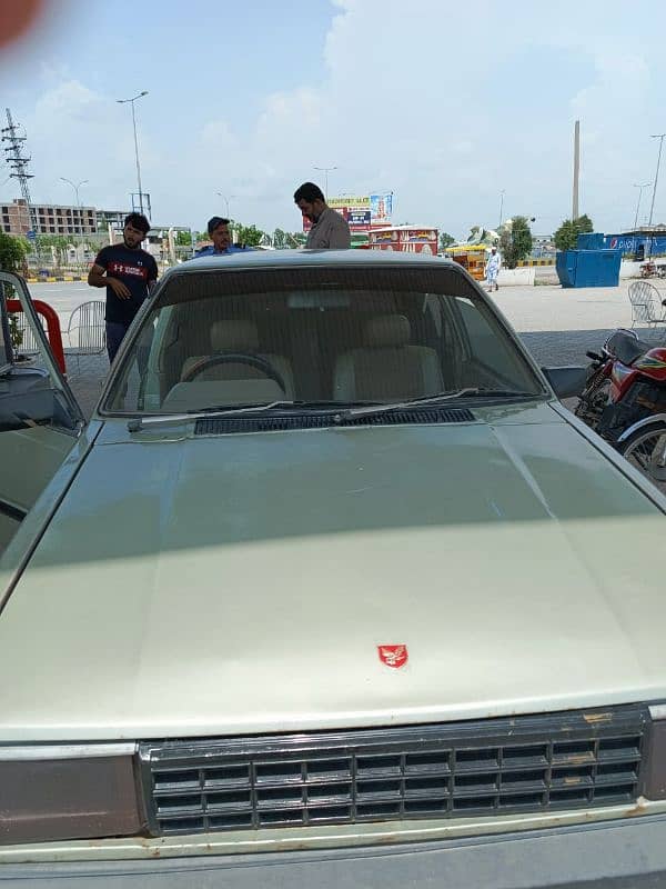 Nissan Sunny 1984 3