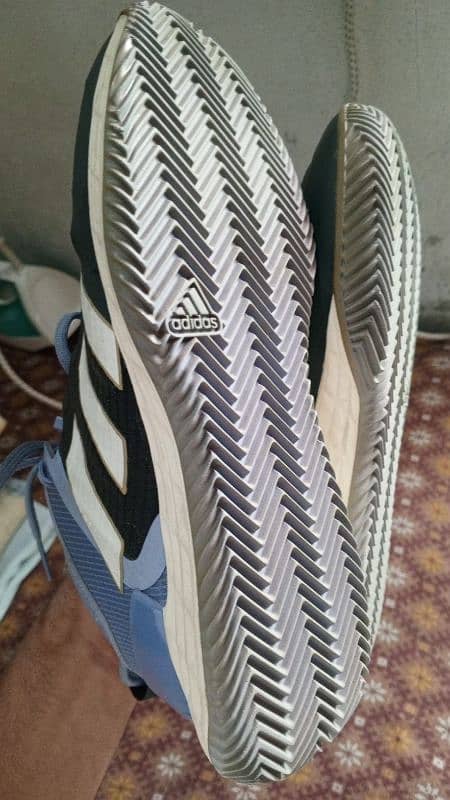 Badminton/ Squash 100% Original Adidas shoes 10/10 condition. 8 number 1