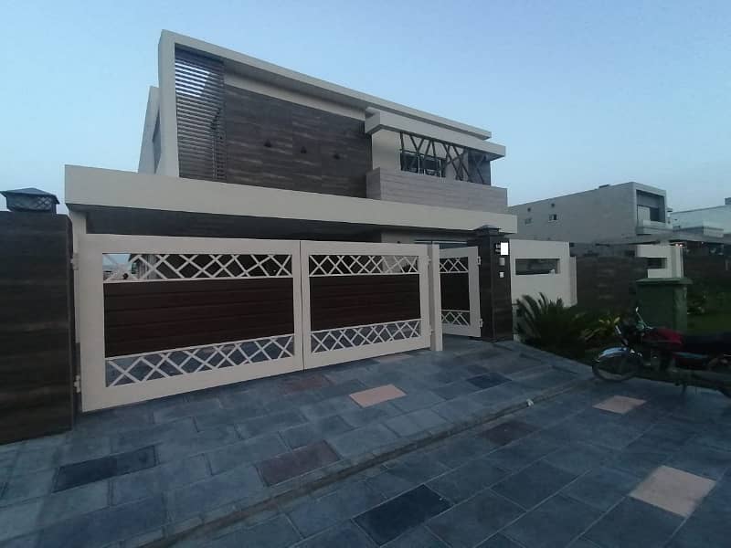 1 Kanal Bungalow Available For Rent In DHA Phase 5 With Super Hot Location 0