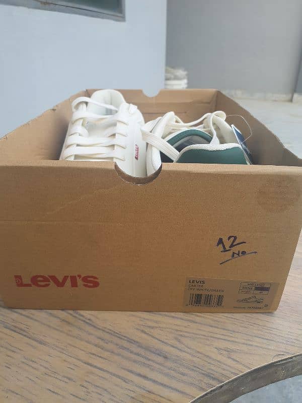 new levis carter  sneakers shoes mens. . imported size 12 number 3