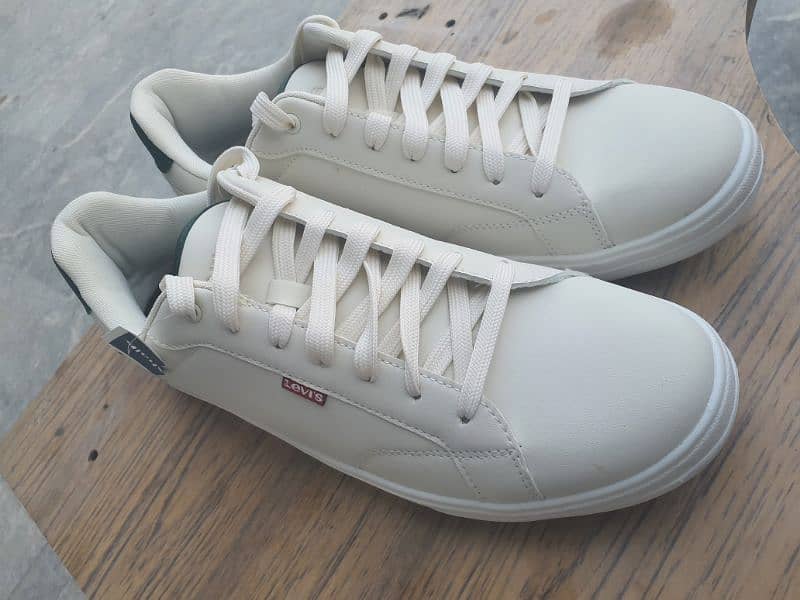 new levis carter  sneakers shoes mens. . imported size 12 number 13