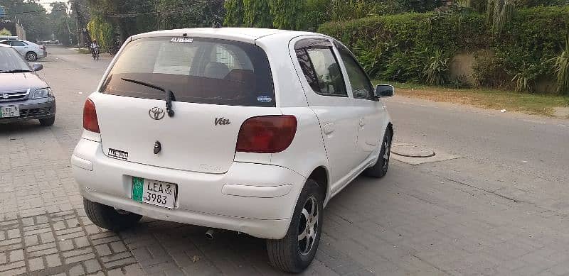 Toyota Vitz 2003 4