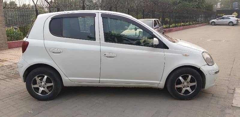 Toyota Vitz 2003 5