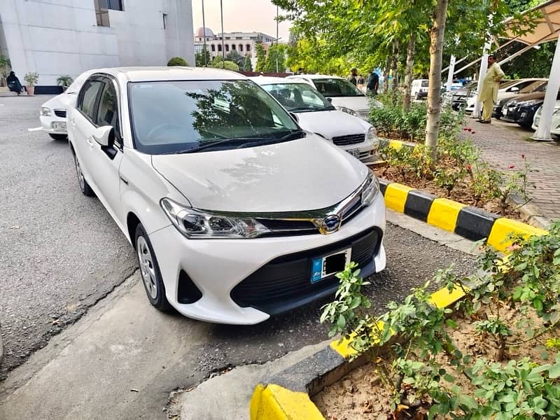 Toyota Corolla Axio Hybrid 1.5 2020 0