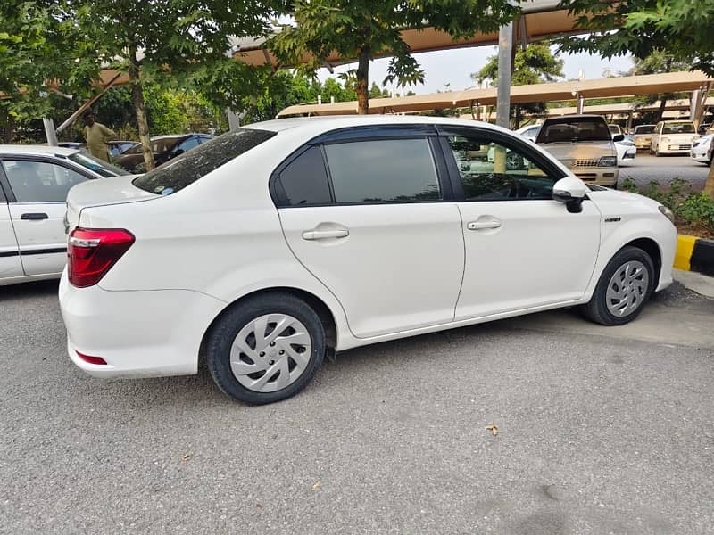 Toyota Corolla Axio Hybrid 1.5 2020 2