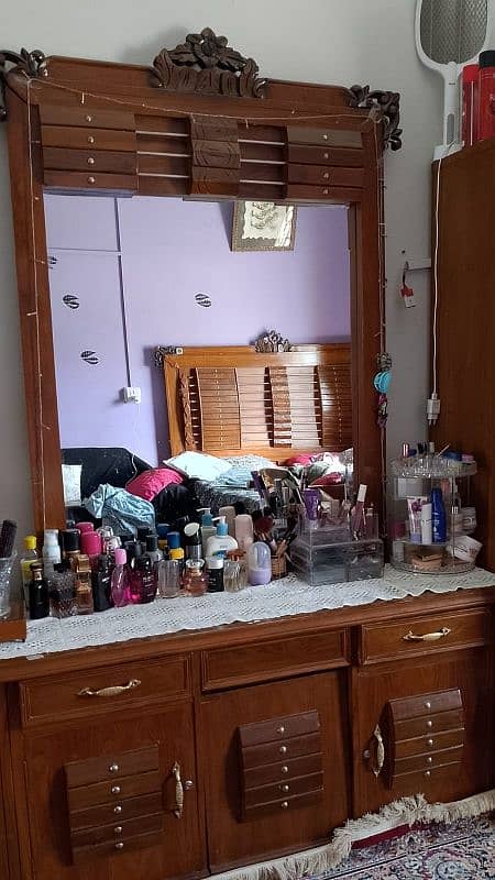 showcase, dressing table 4