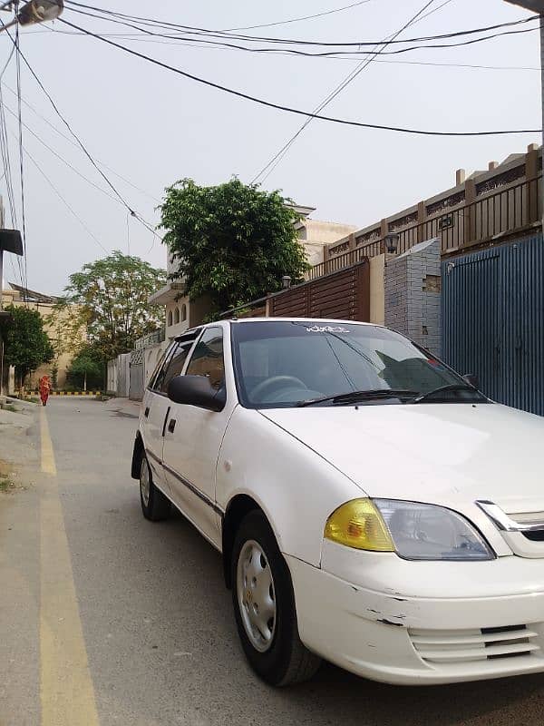 Suzuki Cultus VXL 2005 3 pieces touching 5