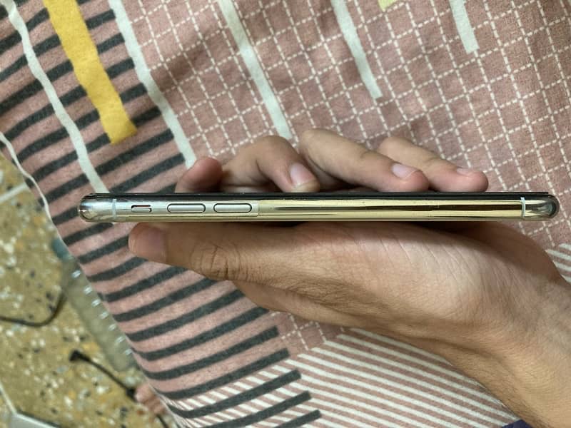 Iphone XS Gold 5