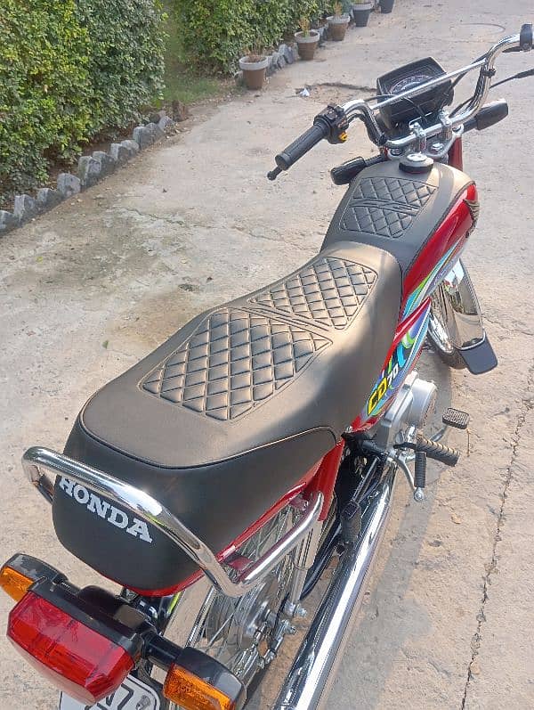 Honda CD70 2024 7