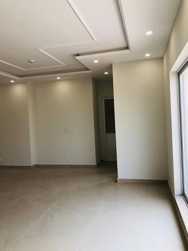 8 Marla Floor available for rent in DHA Phase 3 6