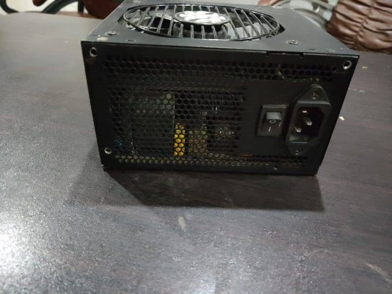 XPG 800w 80+ gold power supply 8