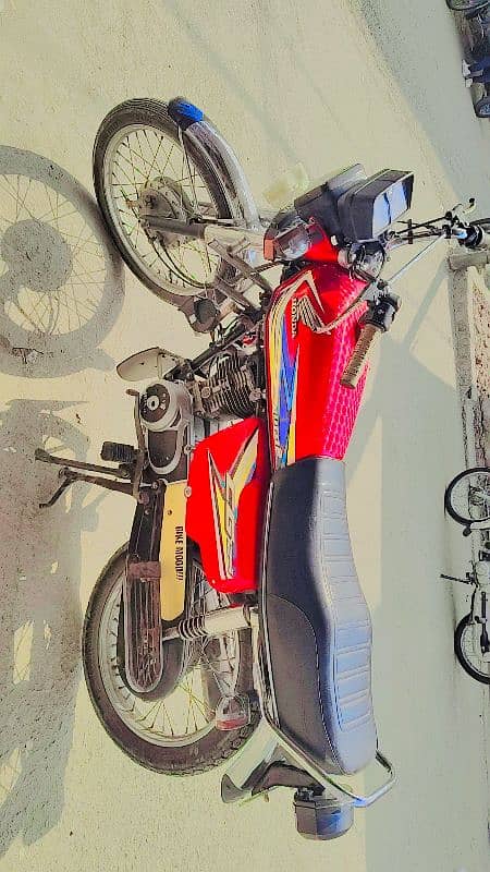 Honda 125 cc good condition 10 by 10 1