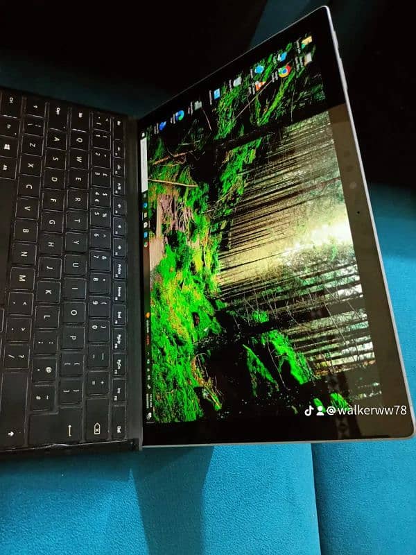 Microsoft Surface 5 pro 0