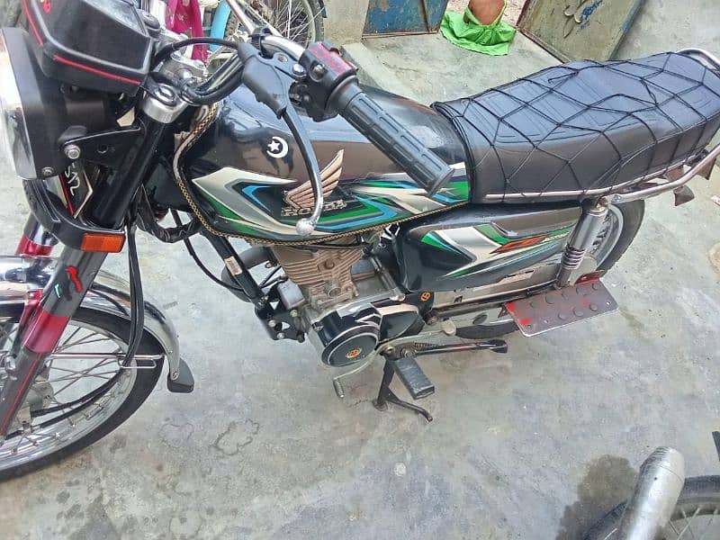 Honda CG125 2023 0