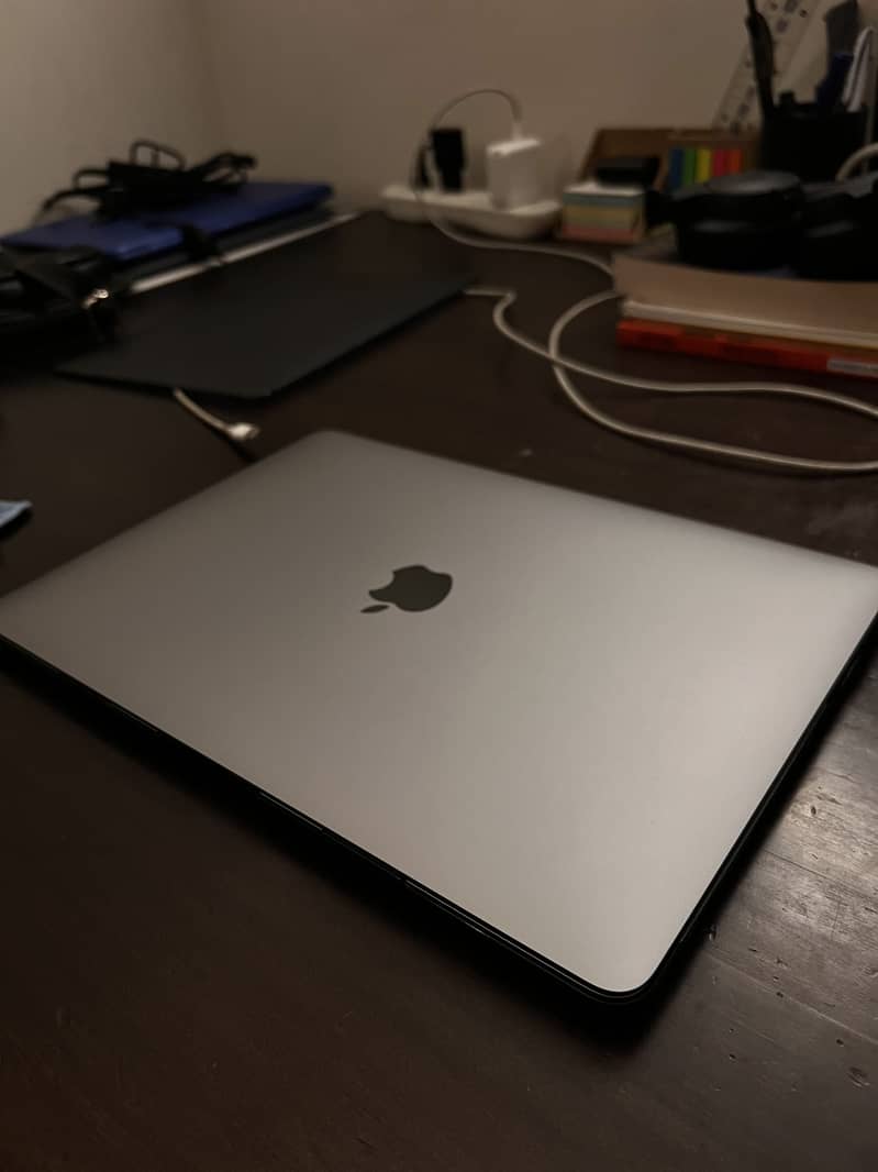 Macbook Air M1 8/512 (URGENT) 1