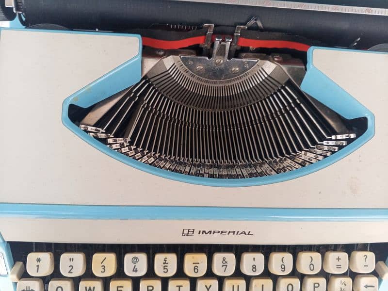 Typewriter manual imperial 3