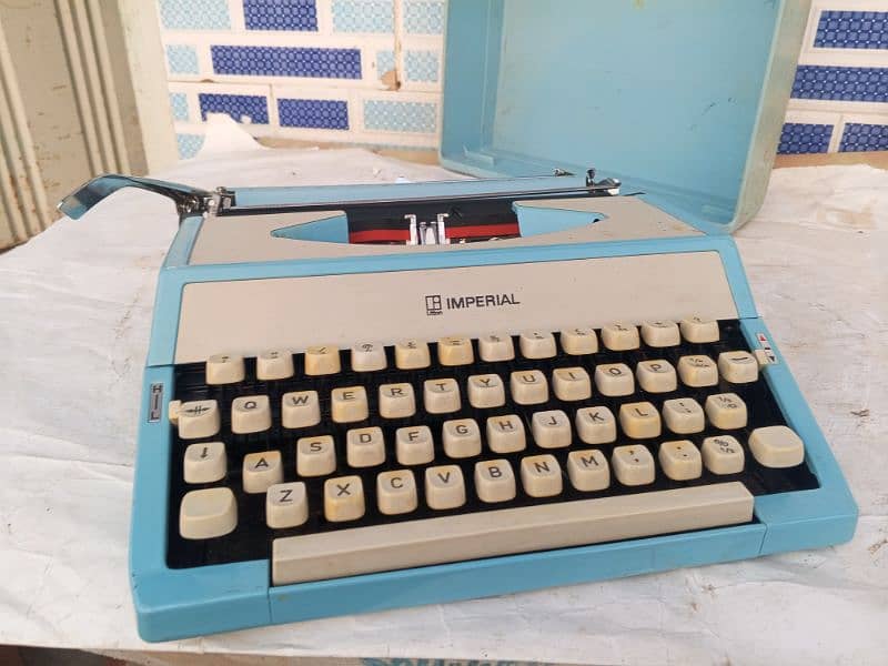 Typewriter manual imperial 16