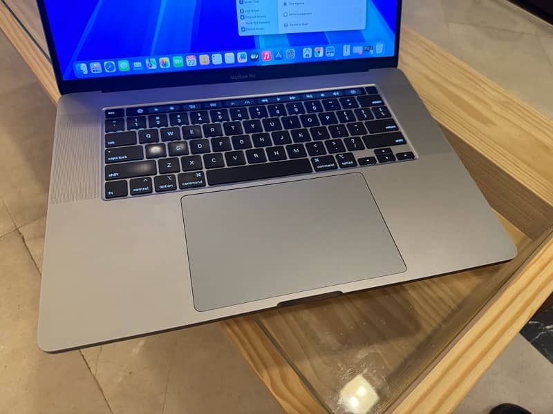 MacBook Pro 2019 - 16 inch in Warranty 2