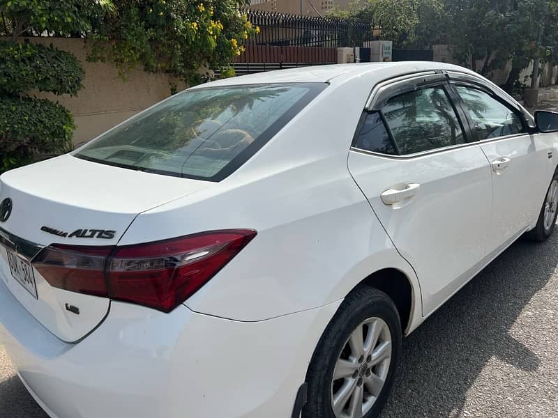 Toyota Corolla Altis 2015 10