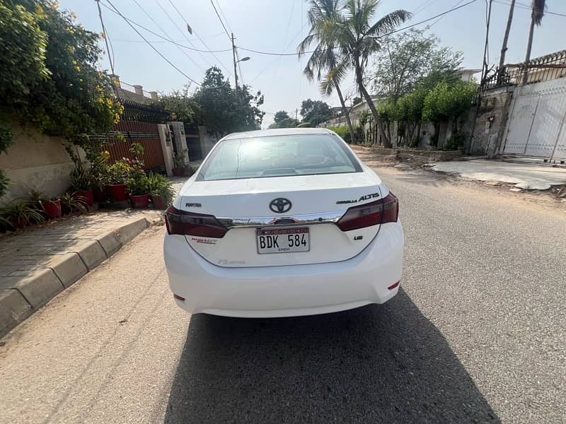 Toyota Corolla Altis 2015 11