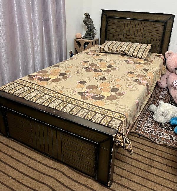 single Bed for sale 0