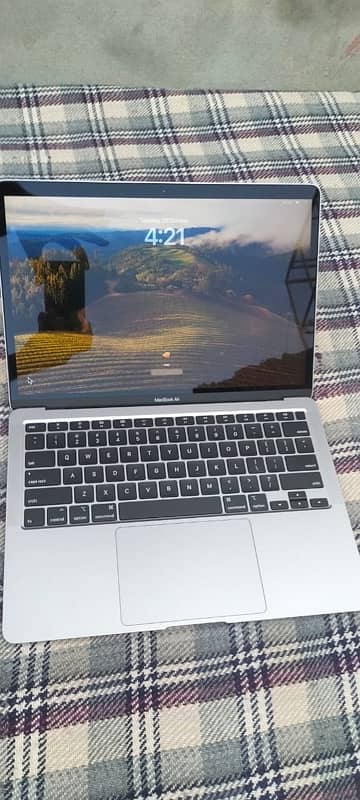 mackbook air m1 2020 ratina 13 inchesh 7