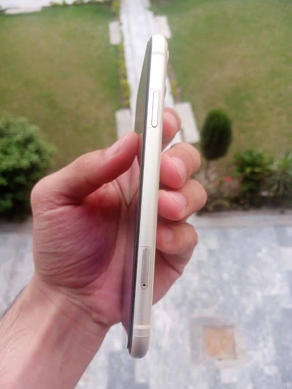 iphone 11 jv white color 2