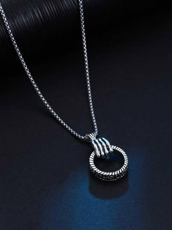 Elegant Ring shaped pendant 2