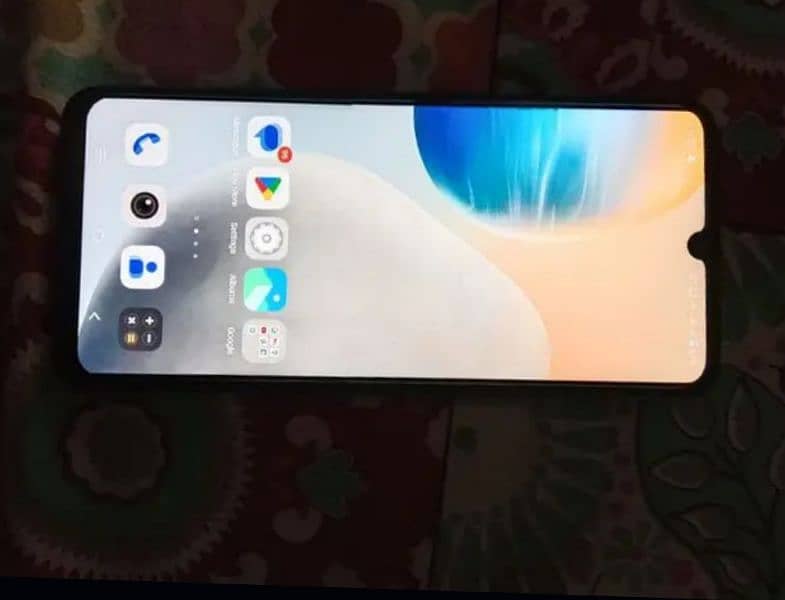 vivo v 23 e 8 plus 4 gb ram and I28 rom 1