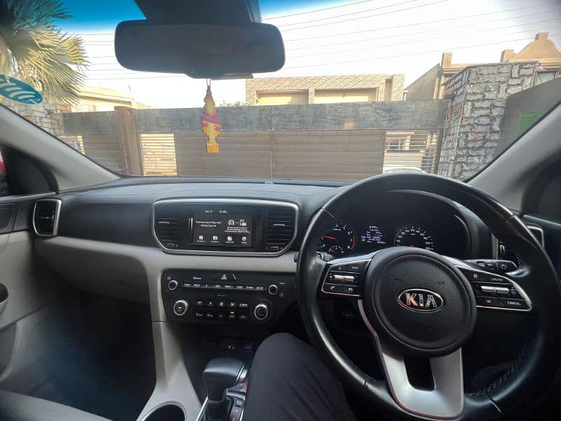 KIA Sportage 2019 AWD | Dealership maintained 14