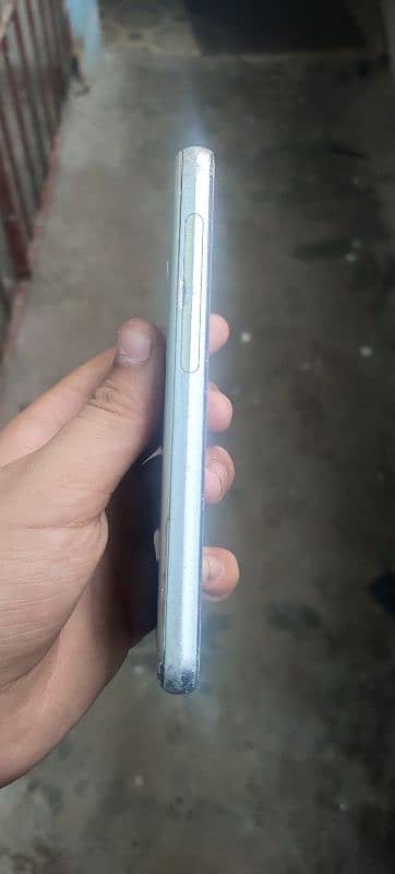 4gb 64gb Aquos r  good condition 4