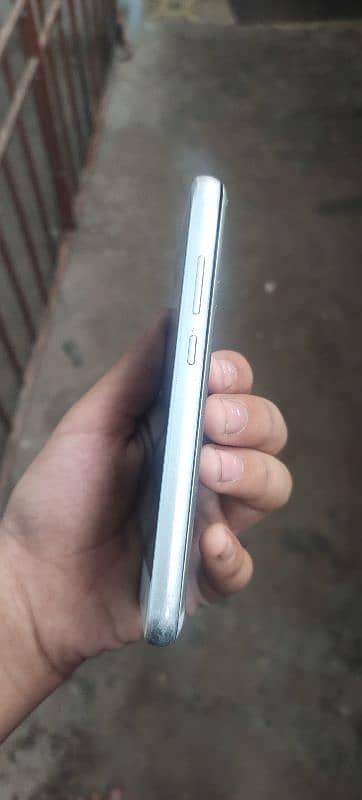 4gb 64gb Aquos r  good condition 7