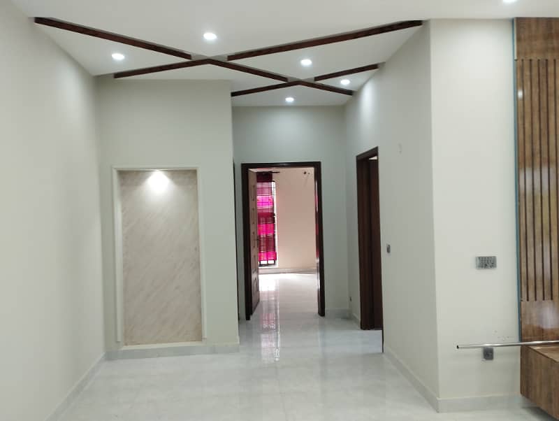 upper portion for rent northern block 5