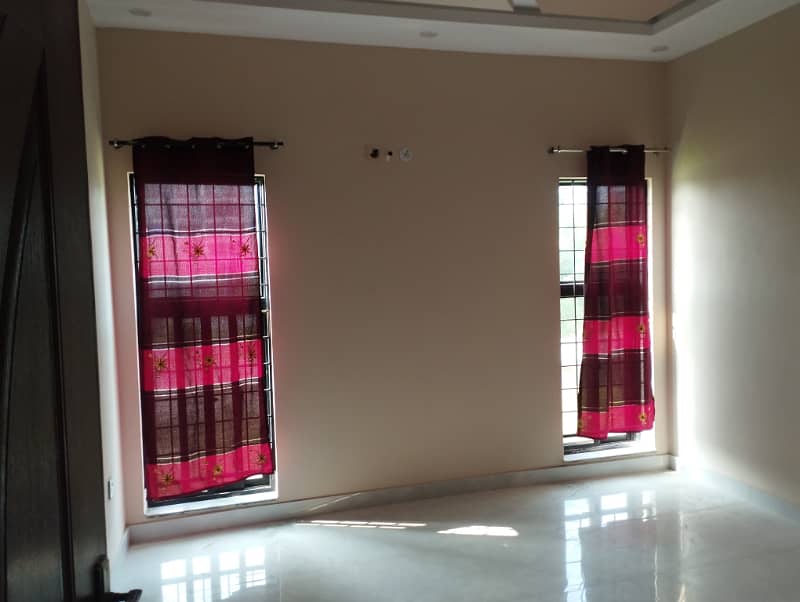 upper portion for rent northern block 18