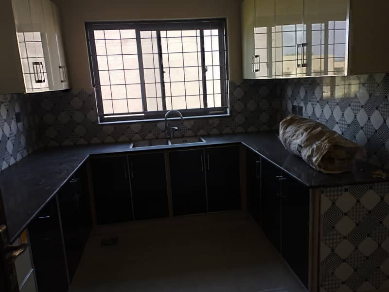 upper portion for rent northern block 19