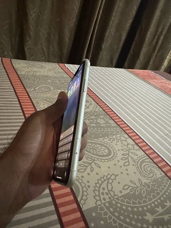 Iphone 11 PTA approved 4