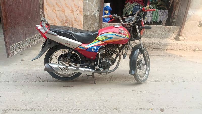 Honda 125 dream total clear,  book , file , biometric available 0