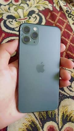 iphone 11 pro with charger lush condition 10/10 0