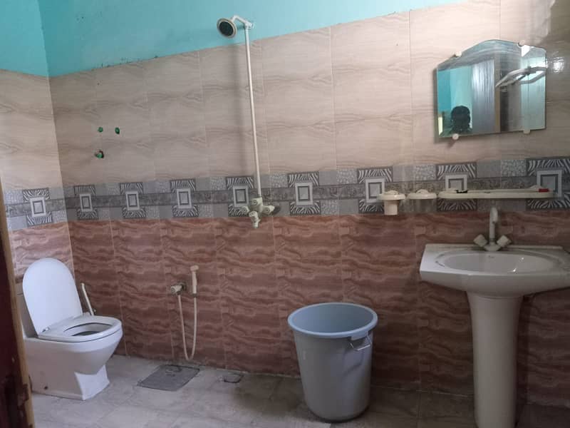 1 Kanal Upper Portion Available For Rent 5