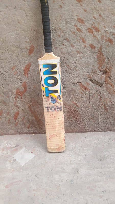 Hard ball bat. Ton bat 0