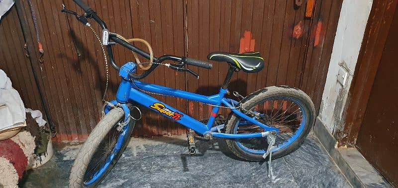 Good condition bmx cycle with an extra seat and brakes 0