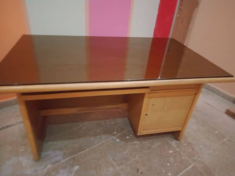 office tables and chair on sale 1