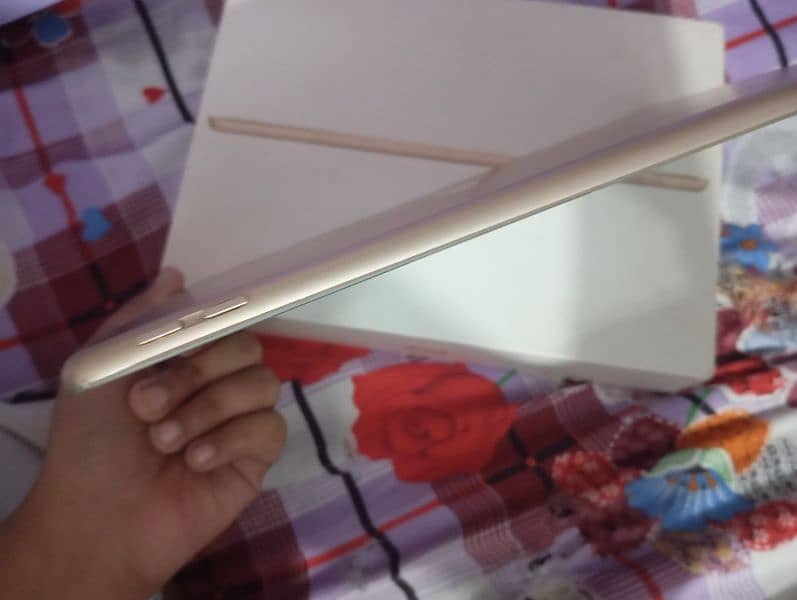 iPad 5th generation 32gb 3