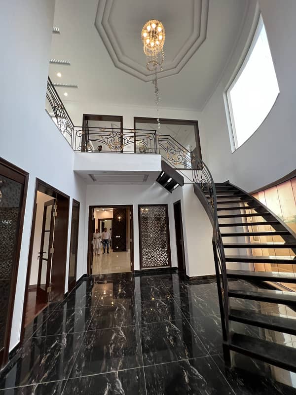 "Comfort And Luxury Combined: 20 Marla 5 Bedroom House For Rent In DHA Phase 6 Block D" 13