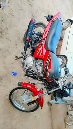 Yamaha yB125z 2020 number 2021 first owner red colour