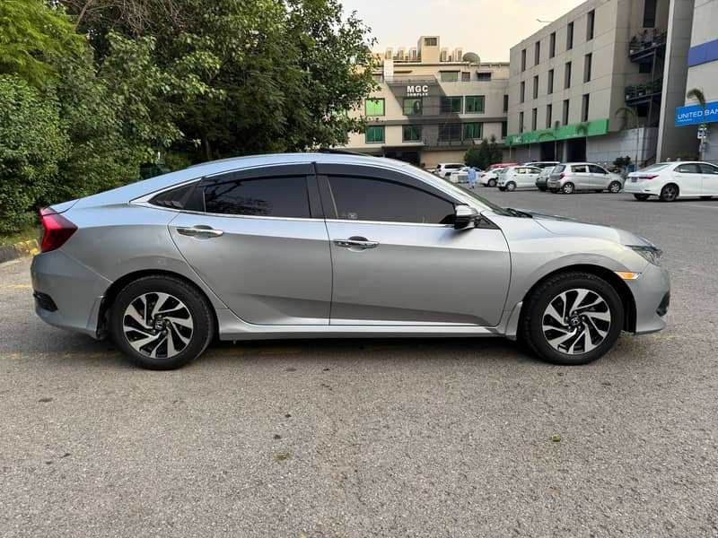 Honda Civic Oriel 2018 red meter 6