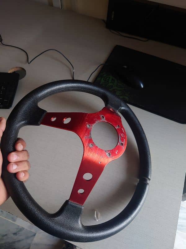 momo steering wheel in good condition 1