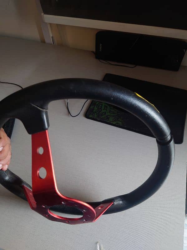 momo steering wheel in good condition 3